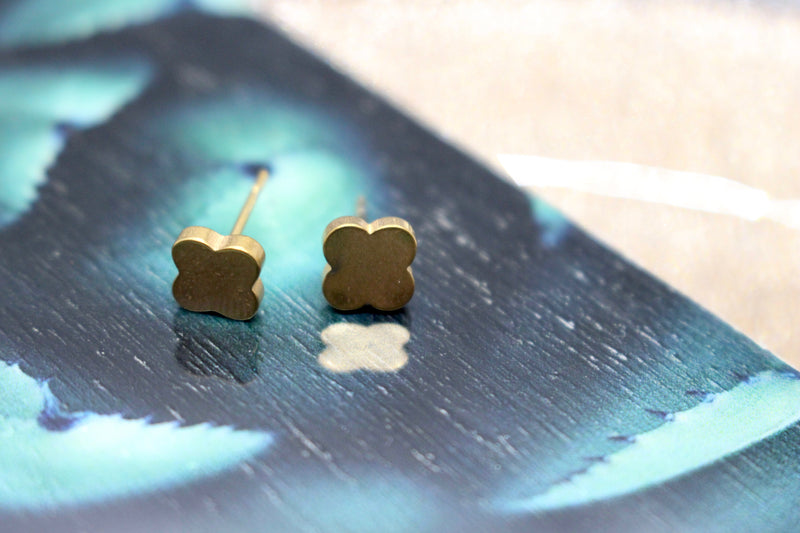 Clover Stud Earrings (GOLD)