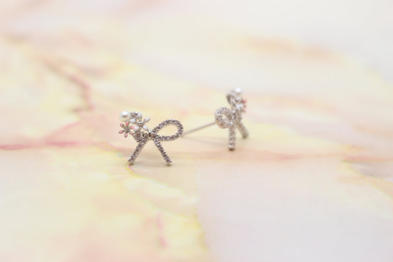 Bow on Top Studs (SILVER)